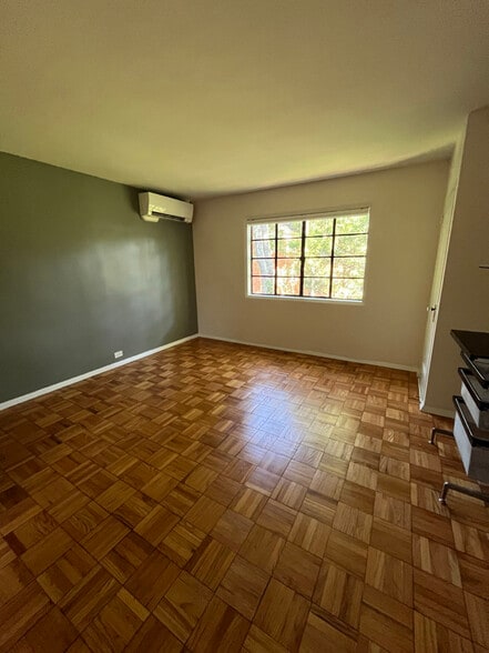 Building Photo - 3115 Martha Custis Dr