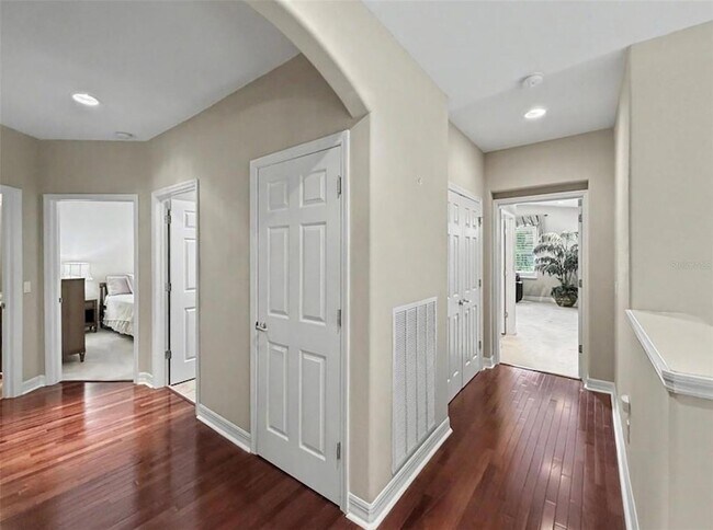 Building Photo - 8390 Big Acorn Cir