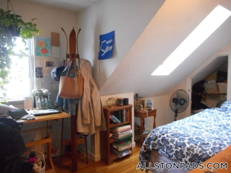 Building Photo - 42 Brainerd Rd