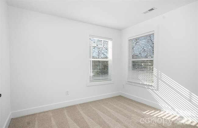 Building Photo - 259 Patterson Ave SE