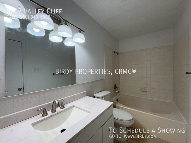 Building Photo - 6202 Valley Clf