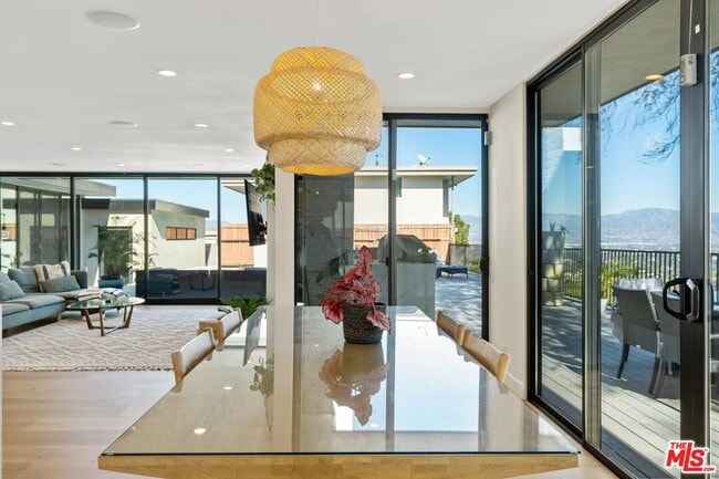 Building Photo - 3632 Beverly Ridge Dr