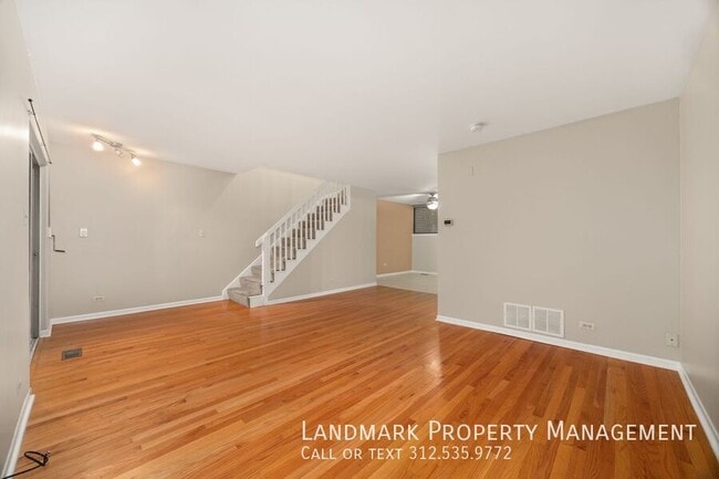 Building Photo - 824 S May St