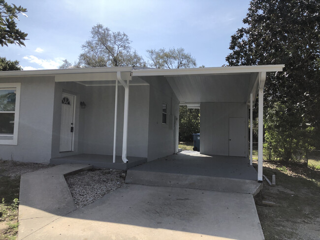 Entry- Carport - 7004 Merrick Ln