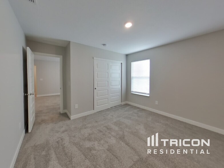 Building Photo - 1303 Eton Wy