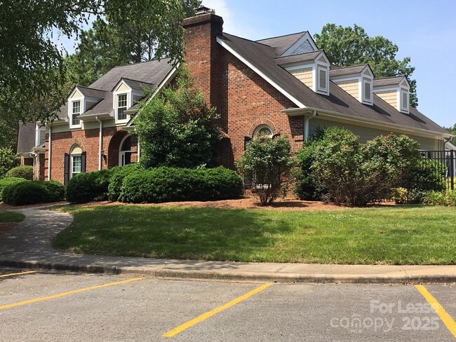 Building Photo - 9001 Warbler Ct
