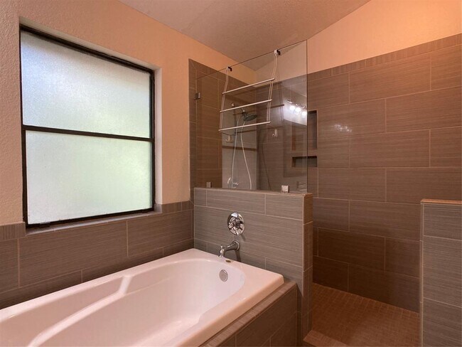 Building Photo - 10420 Bilbrook Pl