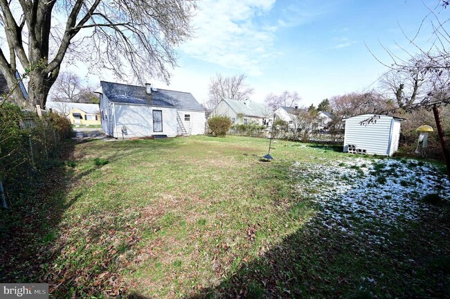 Building Photo - 2610 Lakehurst Ave