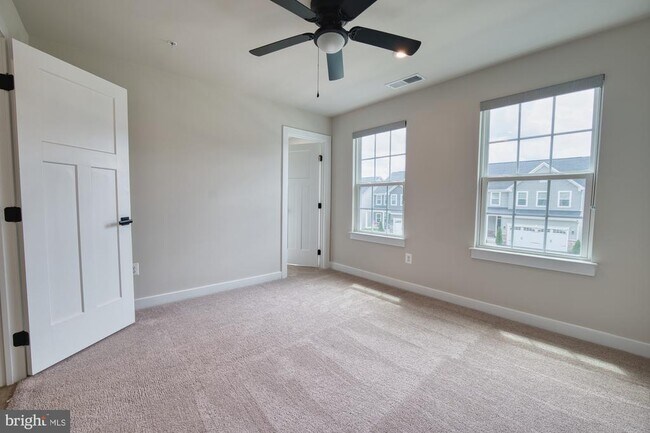 Building Photo - 3163 Dodder Wy