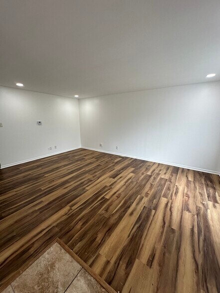 Building Photo - 2329 Obetz Dr