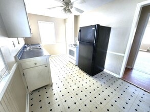 Building Photo - 3-bedroom single family - Available now!