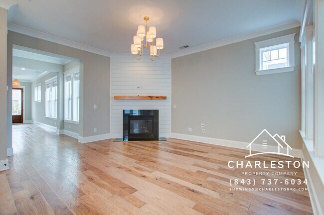 Building Photo - 1636 Juliana St