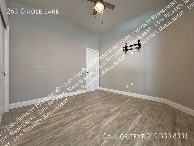 Building Photo - 263 Oriole Ln
