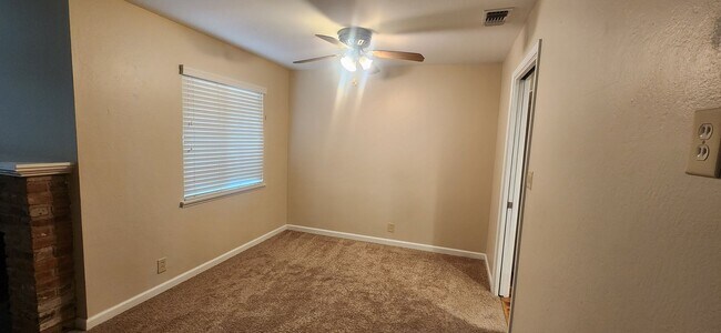 Building Photo - Beautifully Updated 3 Bedroom 2 Bathroom Home in the Highly Desirable S. Land park Neighborhood