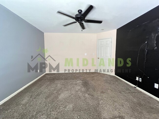 Building Photo - 168 Springway Dr