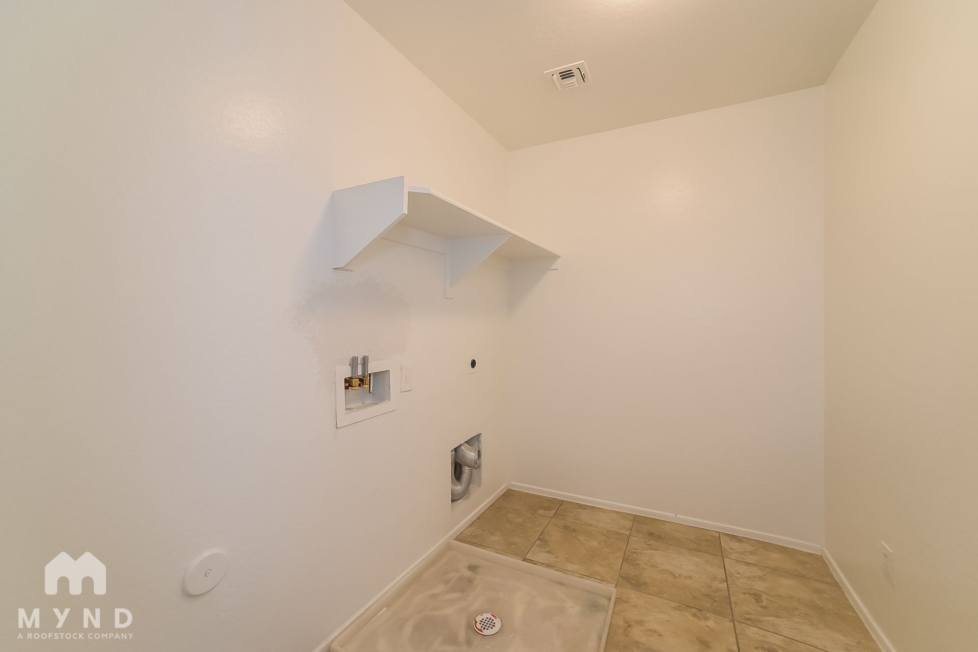 Building Photo - 2566 E Boston St