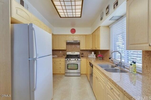 Building Photo - 410 N Canyon Blvd
