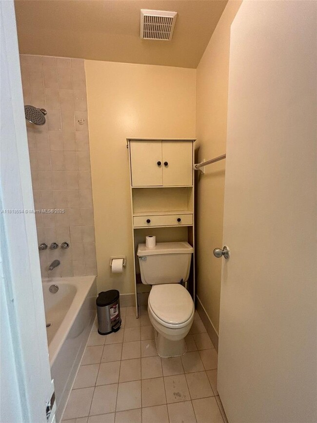 Building Photo - 6427 SW 132nd Ct Cir