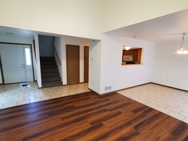 Front door, stairs, entry closet - 1013 Diamond Head Rd