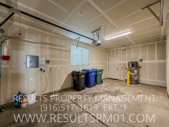 Building Photo - Stunning 4 Bedroom Home in Winding Meadow Village