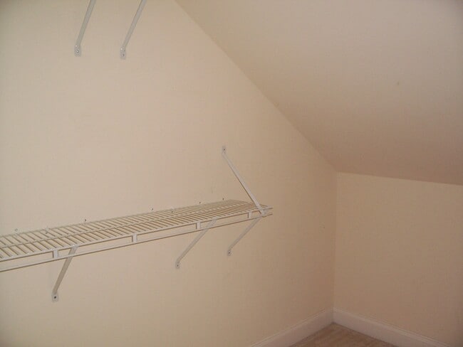 Building Photo - 3 Level Townhome Located in Piney Orchard ...