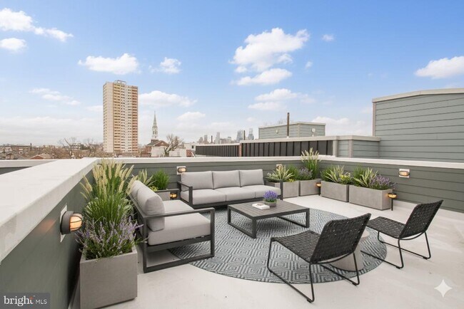 Building Photo - 1022 S 2nd St