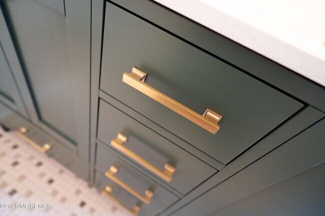 Building Photo - 218 Holly Ave