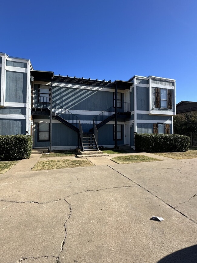Building Photo - 2 Bedroom 2 Bathroom apartment convenientl...