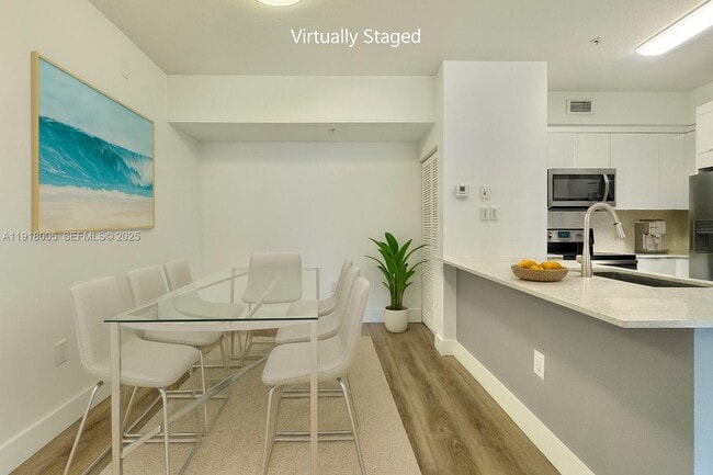 Building Photo - 7300 NW 114th Ave