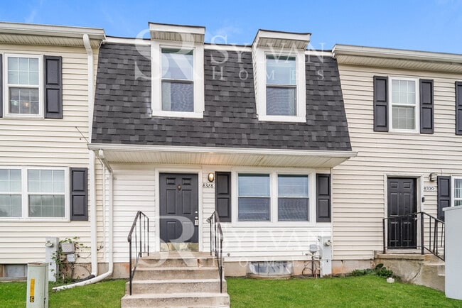 Building Photo - Beautiful 3BR 3BA Townhome