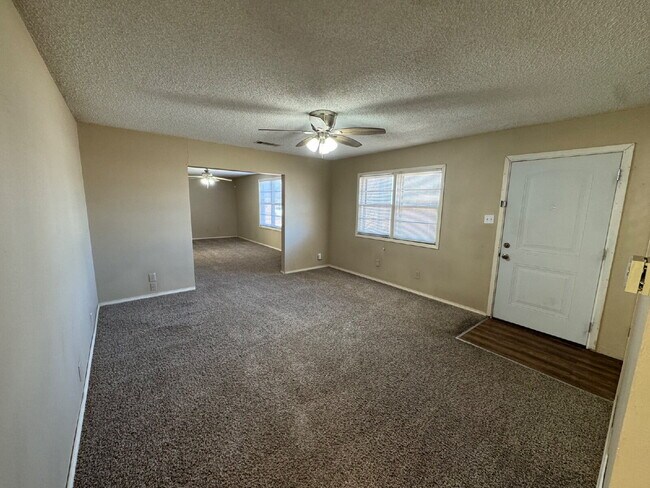 Building Photo - Home With 2 Living Areas Located Near School & W. Loop 289 / Marsha Sharp Fwy Access!