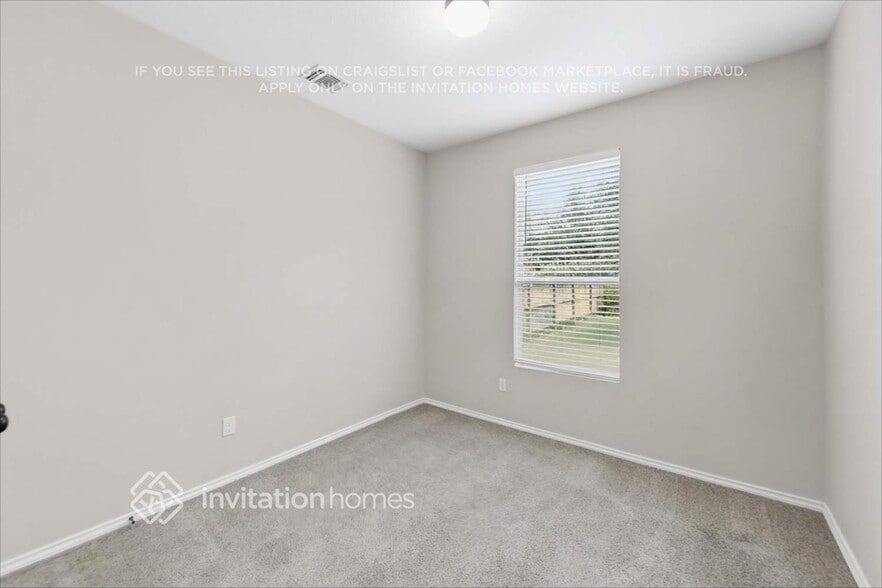 Building Photo - 467 Walnut Crest