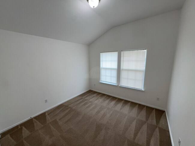 Building Photo - 6212 Blayney Dr