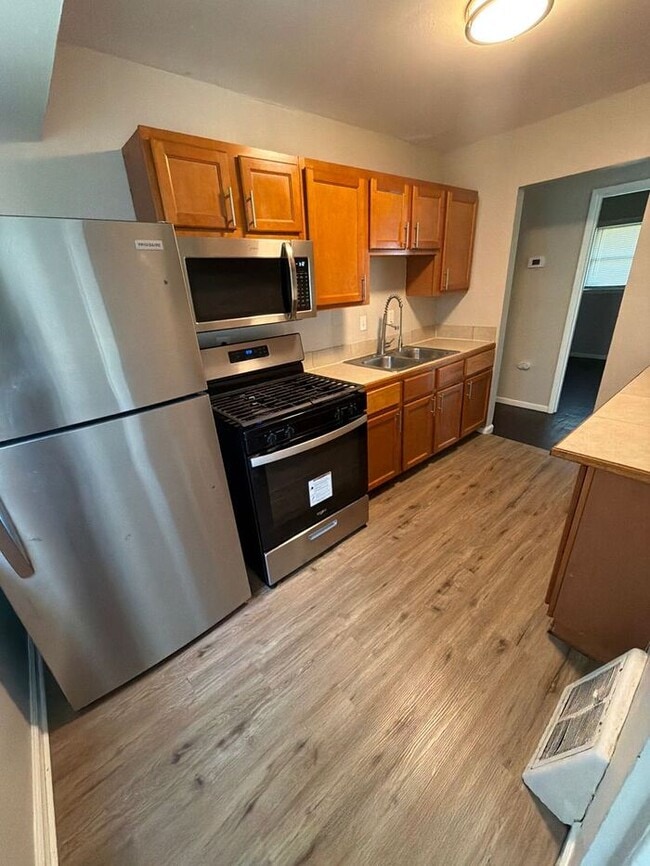Building Photo - Cozy 3-bedroom, 1-bath