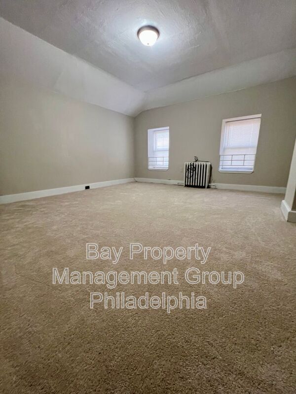 Building Photo - 613 Walnut St