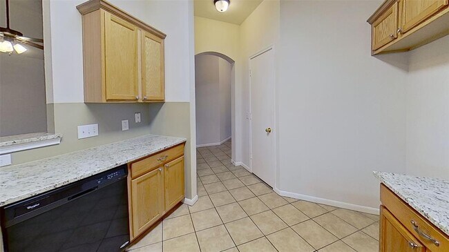 Building Photo - 903 Lantana Dr