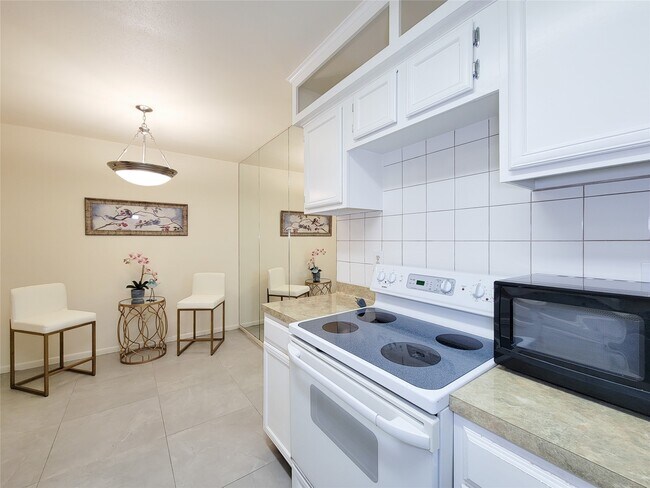 Building Photo - 1601 S Shepherd Dr