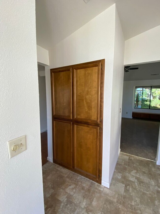 Building Photo - Cypress Hills Home