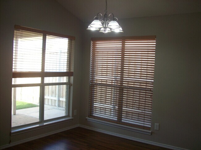 Building Photo - Great Home in Frenship School District