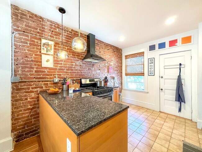 Building Photo - 34 Stanton Rd