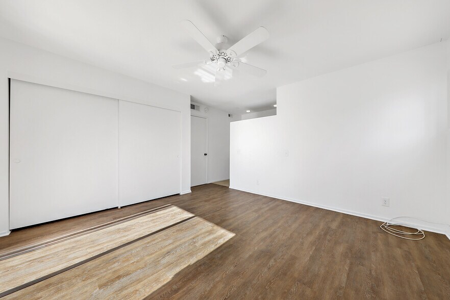 Building Photo - 74239 Santa Rosa Cir