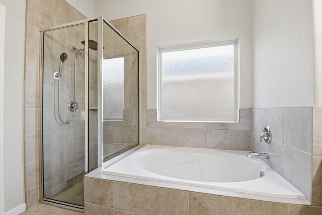 Building Photo - 8434 Beacon Bay Cir