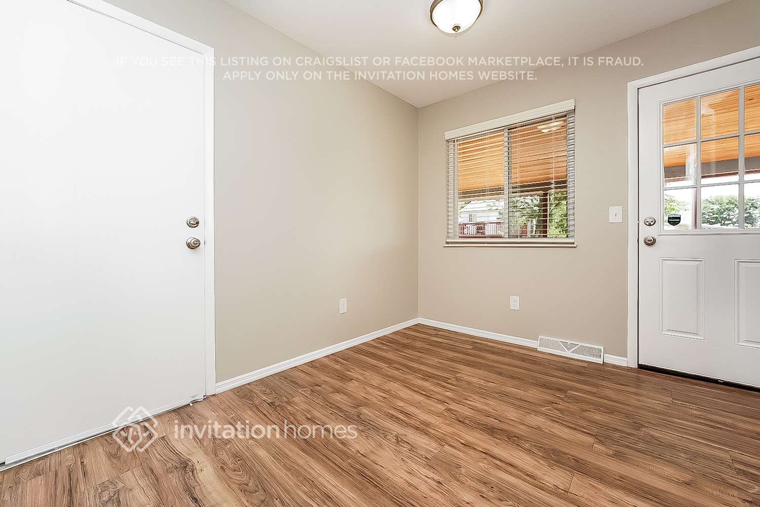 Building Photo - 10530 W 106th Pl