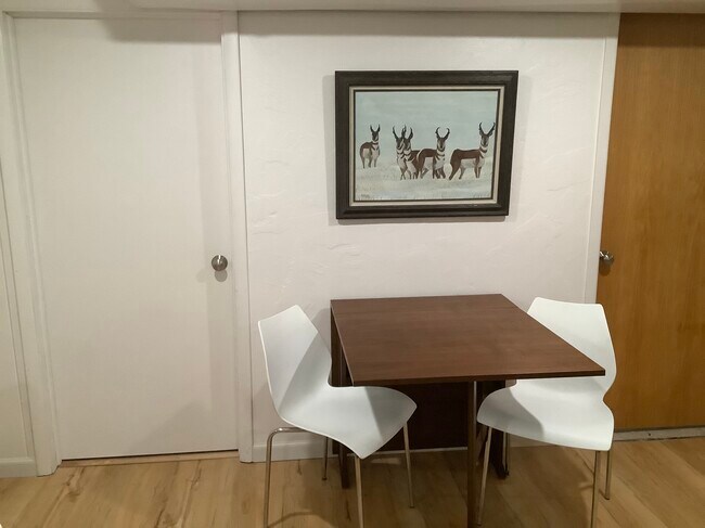 Building Photo - 1209 E Harney St