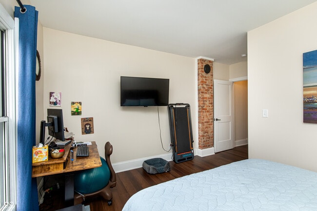 Building Photo - 405 Keystone Ave