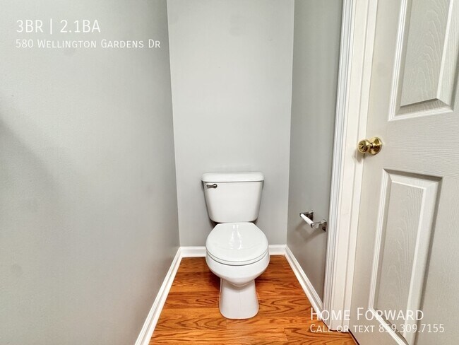 Building Photo - 580 Wellington Gardens Dr