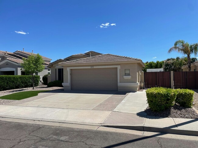 Building Photo - 2117 E Riviera Dr