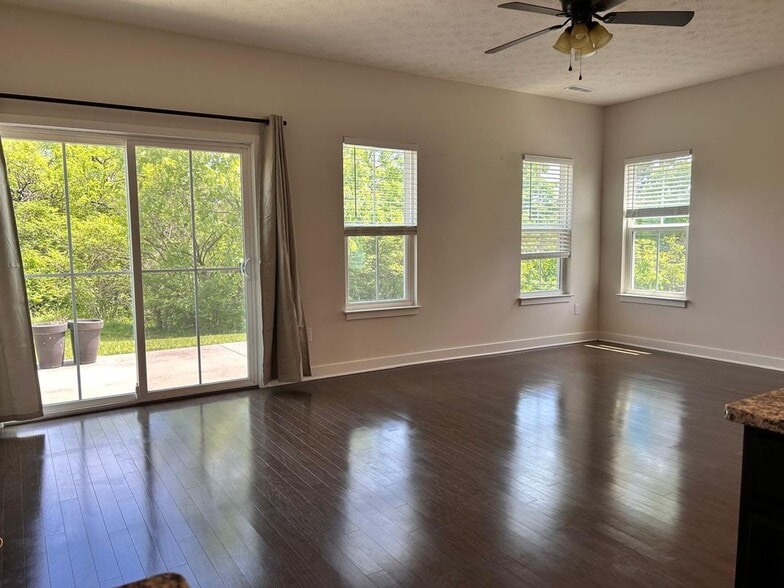 Building Photo - 4780 Kugler Ct