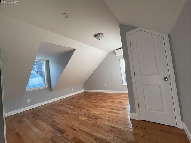 Building Photo - 46 S 12th Ave