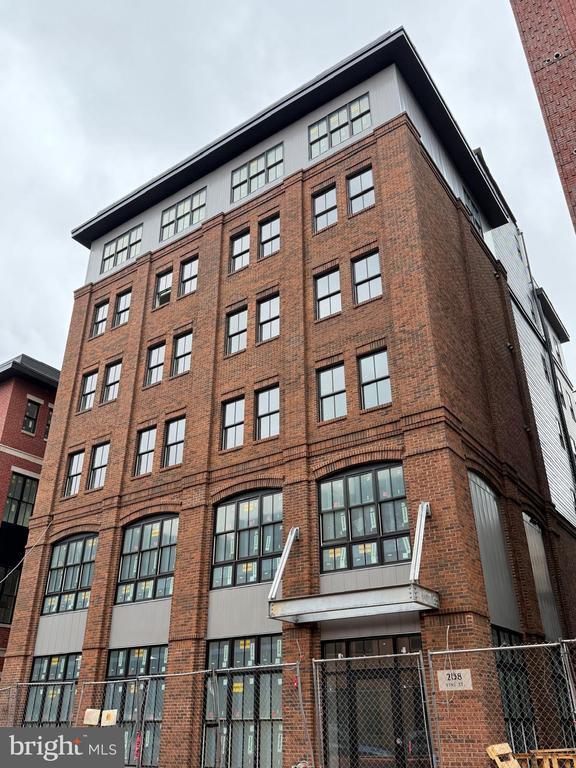 Building Photo - 208 Vine St